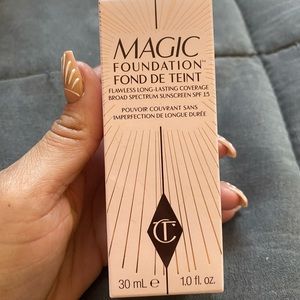 Charlotte Tilbury magic foundation 7 brand new